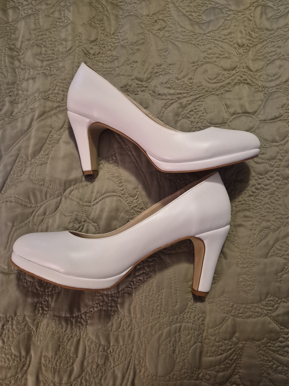 Classic White Women's Pump Heel